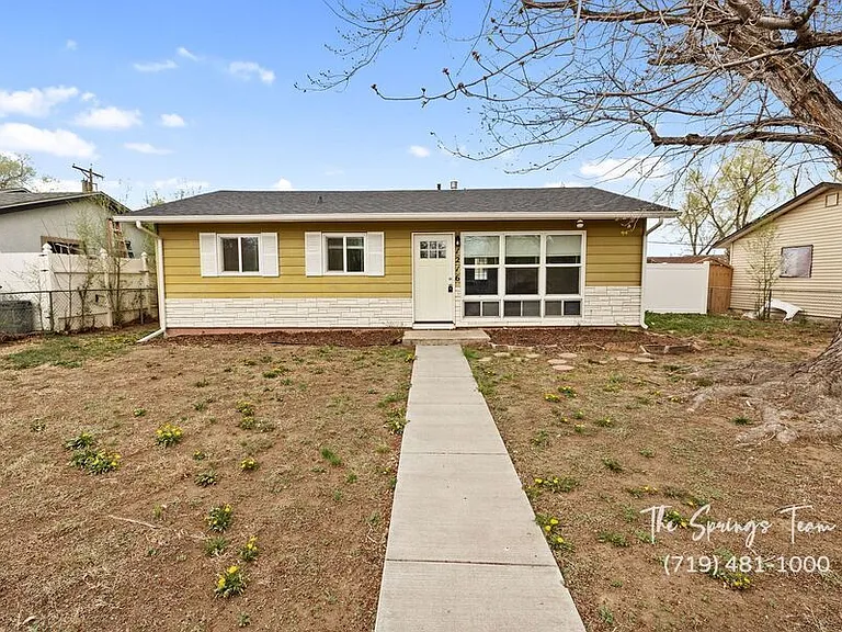 1216 Pando Ave — Photo 1