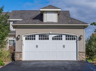 149 Avriel Dr, Fayetteville, NY 13066