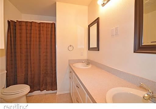 1500 Rock Hollow Bath