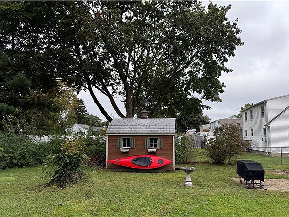 4th image of 288 Chapmans Ave