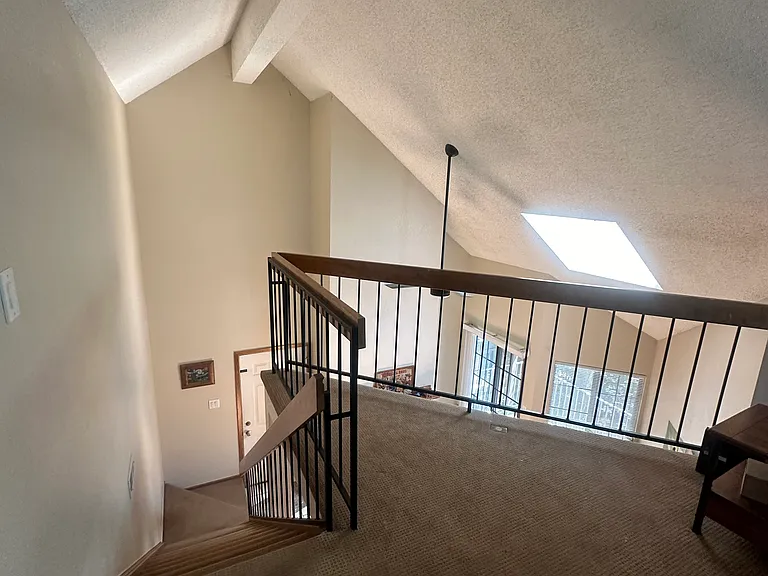 836 S Vance St — Photo 16