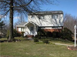 3281 Stag Dr, Gibsonia, PA