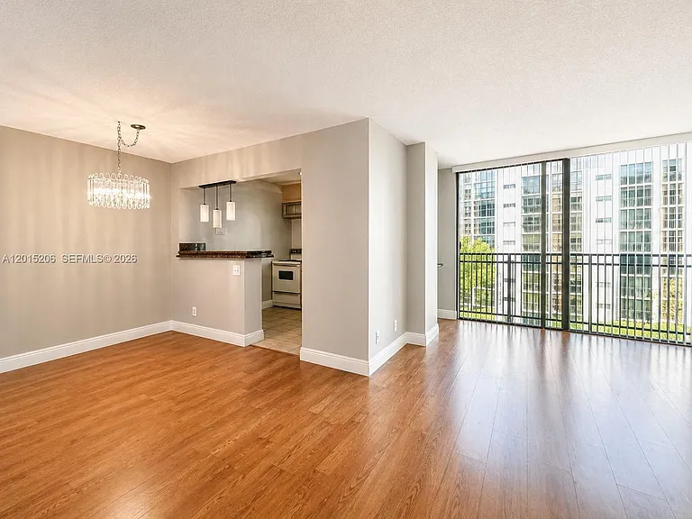 17011 N Bay Rd #503 — Photo 2