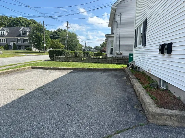 4 bed, 1.5 bath, 2087 sqft, $3,875 — Photo 2