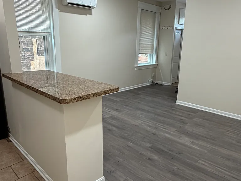 2156 W Clifton Ave #1 — Photo 6