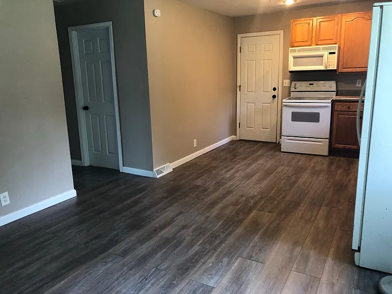 10661 N Park Ave — Photo 5