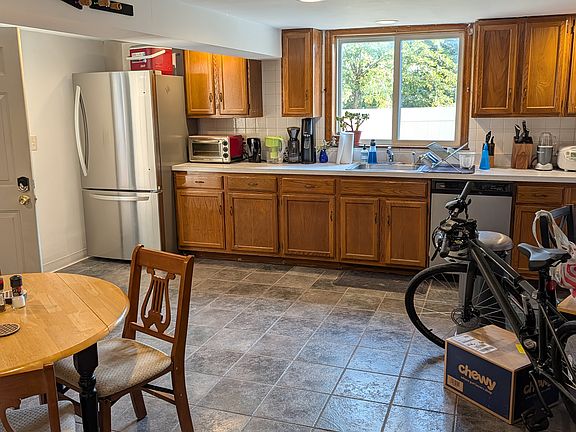2nd image of 40 Columbus Ave APT B