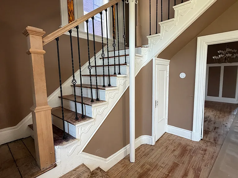 5755 Waterman Blvd — Photo 17