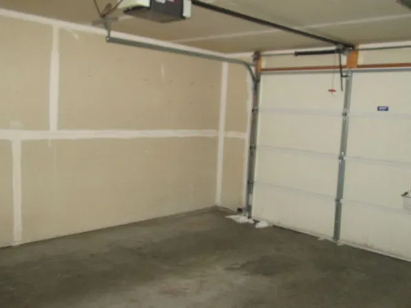 Stuart Street Apartments, 3626 Stuart St #8, Janesville, WI 53546