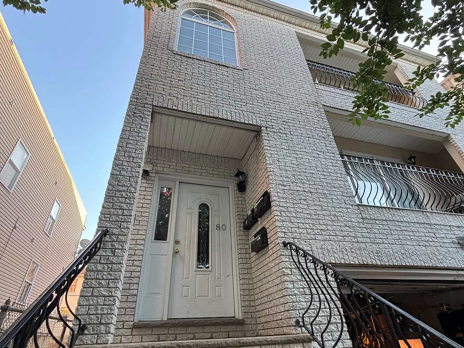 3 bed, $2,900 — Photo 1