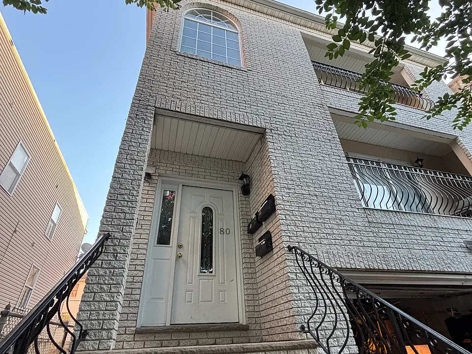 80 Walnut St #2