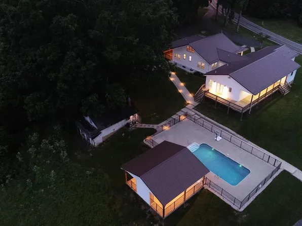 219 Beaver Dam Rd, Hillsville, VA 24343