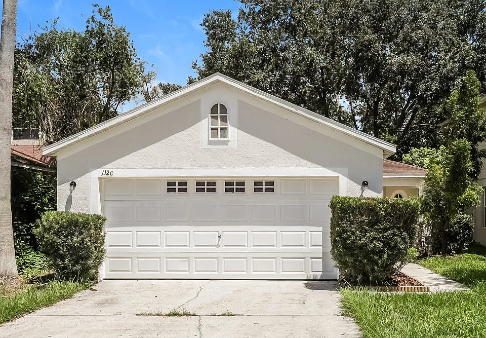 1120 Lake Shore Ranch Dr