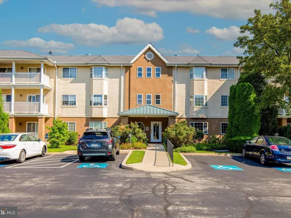 523 Paoli Pointe Dr, Paoli, PA 19301
