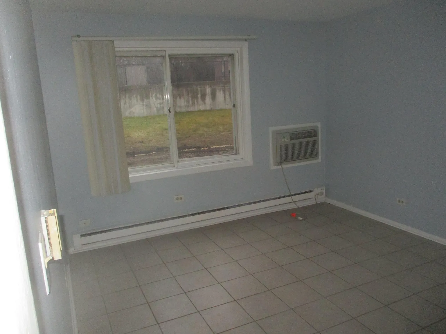 2905 Willow Ln — Photo 2
