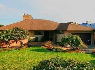 16124 41st Ave NE, Lake Forest Park, WA