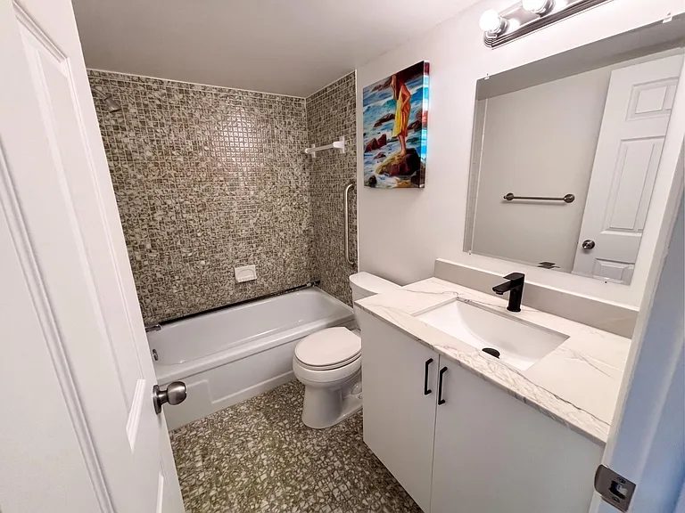 2741 Taft St #403 — Photo 5