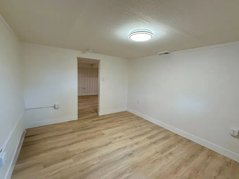 1415 S Jackson St — Photo 15