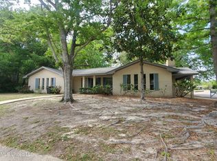 2302 Robert Dr, Gulfport, MS 39503