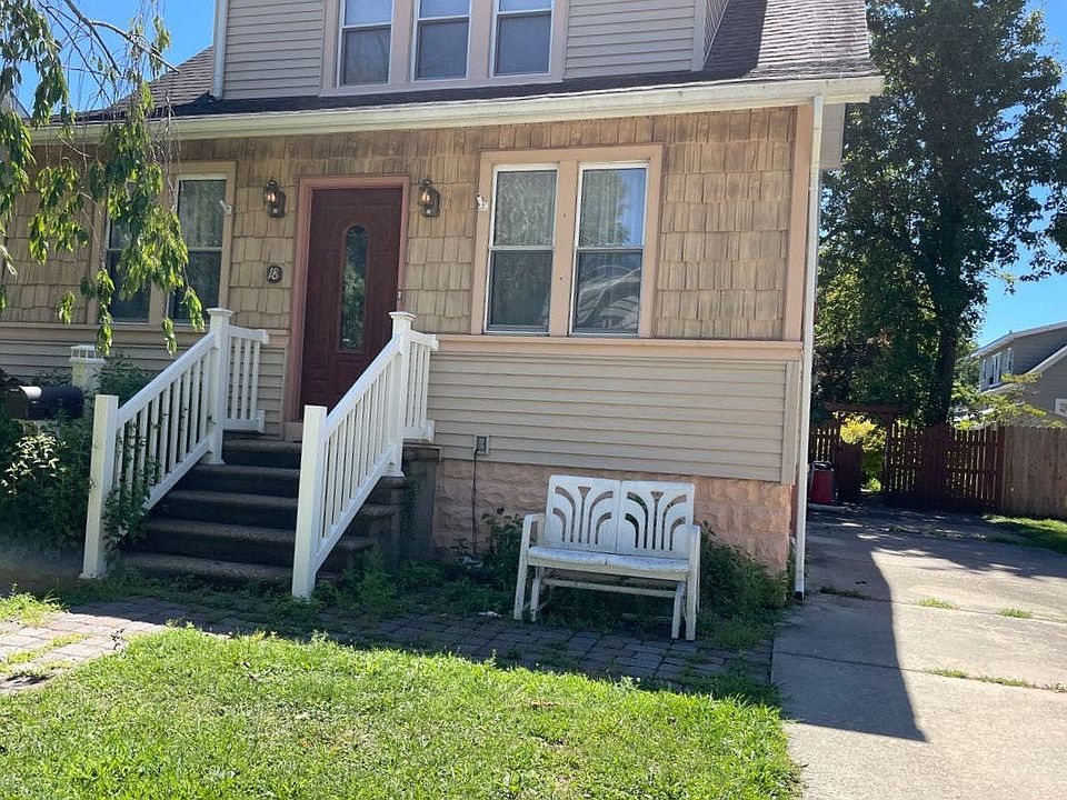 1st image of 18 E Greenwood Ave