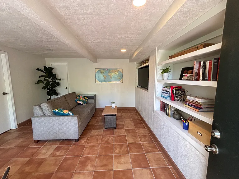 1097 Park Hill Ter — Photo 8