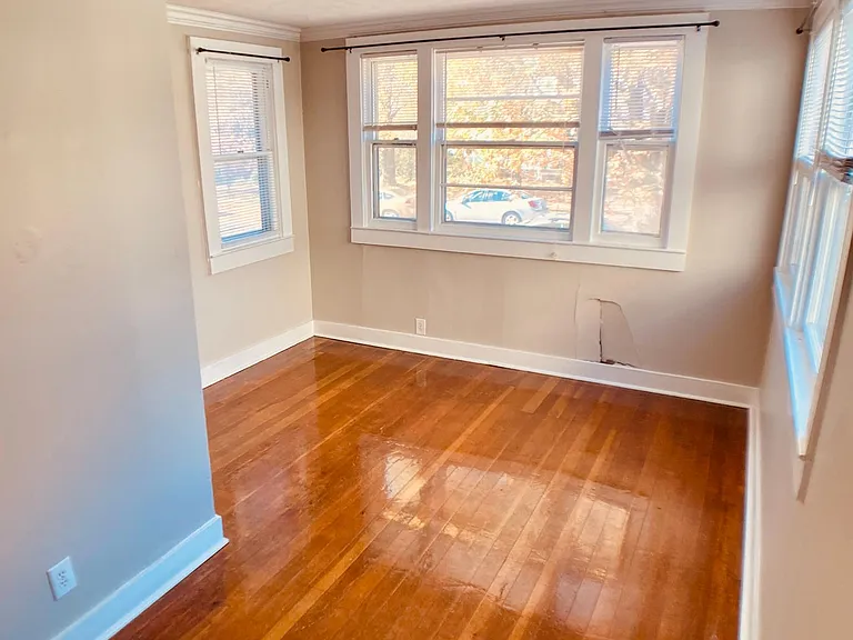 224 Charles Ave SE #B — Photo 2