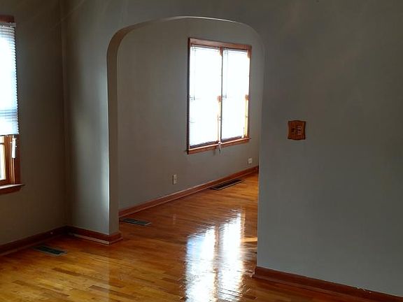 4th image of 610 Park Pl