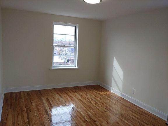 5th image of 3325 76th St APT 5H