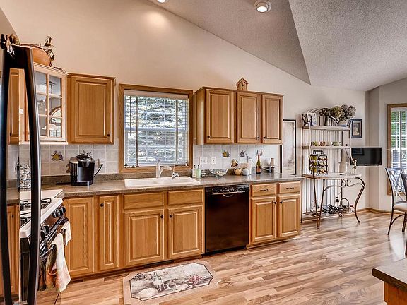 4th image of 3307 Edinbrook Ct N
