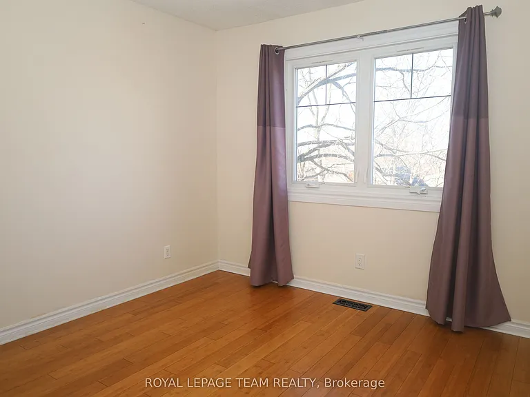 2194 Niagara Dr S — Photo 16