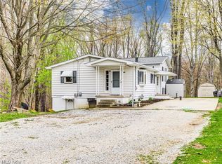 431 Arehart Dr, Mogadore, OH 44260