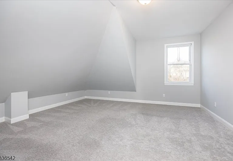 132 N Fullerton Ave — Photo 20