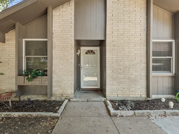 608 Hillcrest St, Mansfield, TX 76063