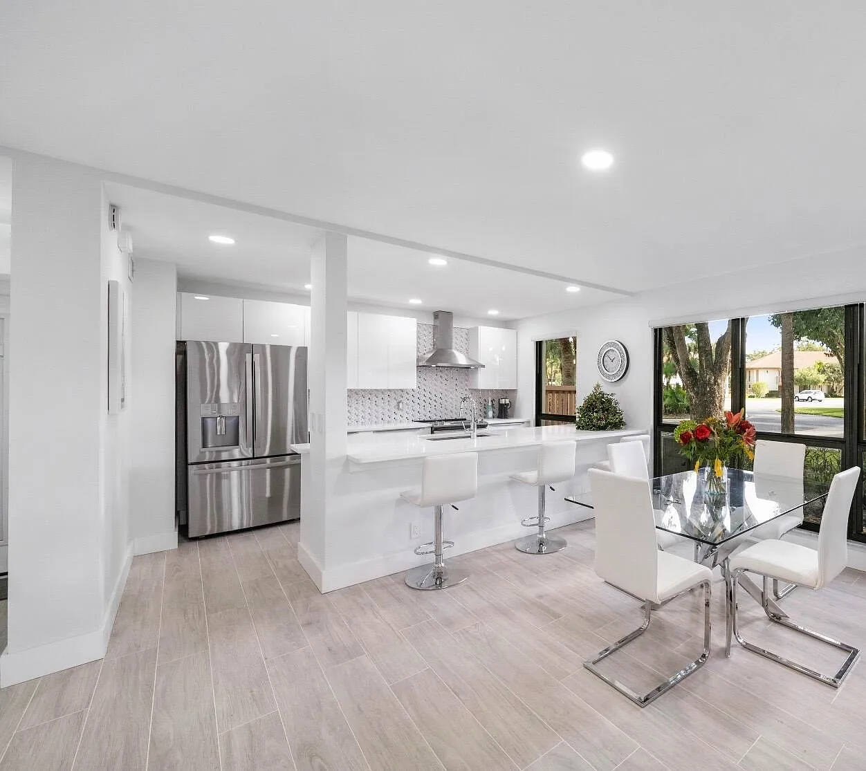 2 bed, 2.0 bath, 1366 sqft, $6,000 — Photo 4