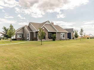 7605 Mulligan Way, Bismarck, ND 58503