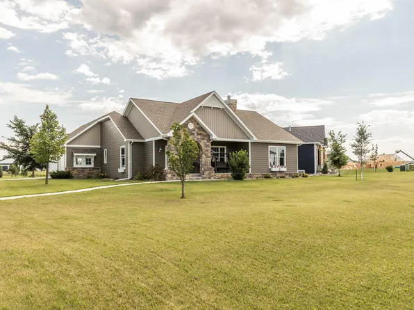 7605 Mulligan Way, Bismarck, ND 58503