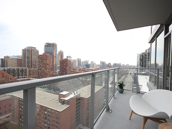 3rd image of 640 S Clark St #2609