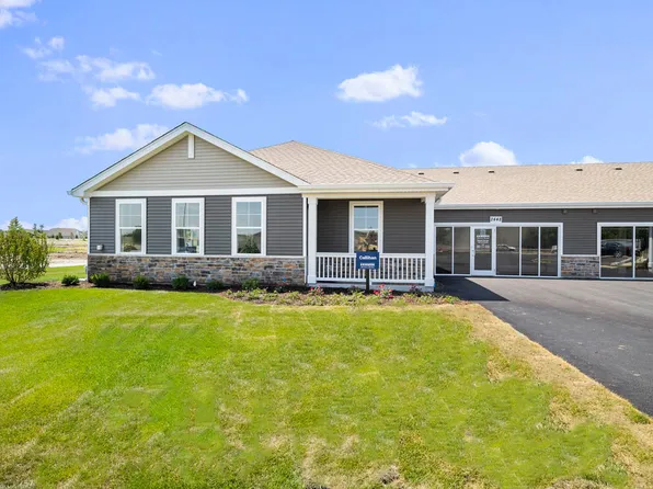 1102 Williamsburg St, Pingree Grove, IL 60140