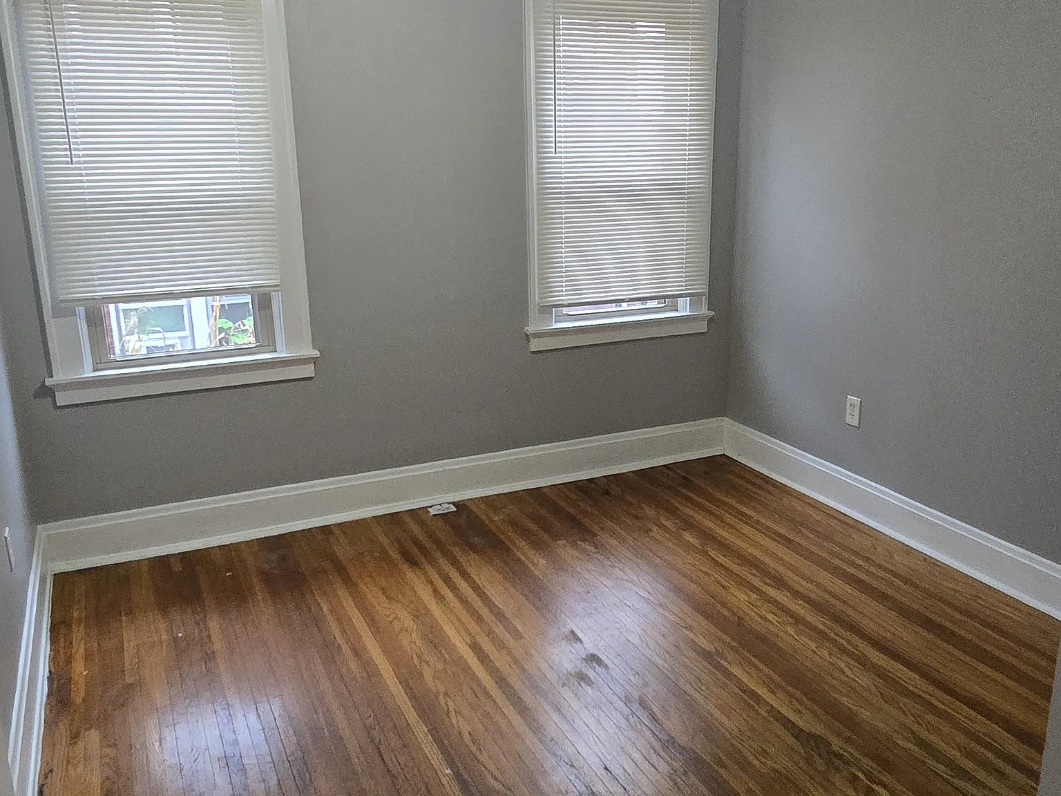 2 bed, 1000 sqft, $1,100 — Photo 3