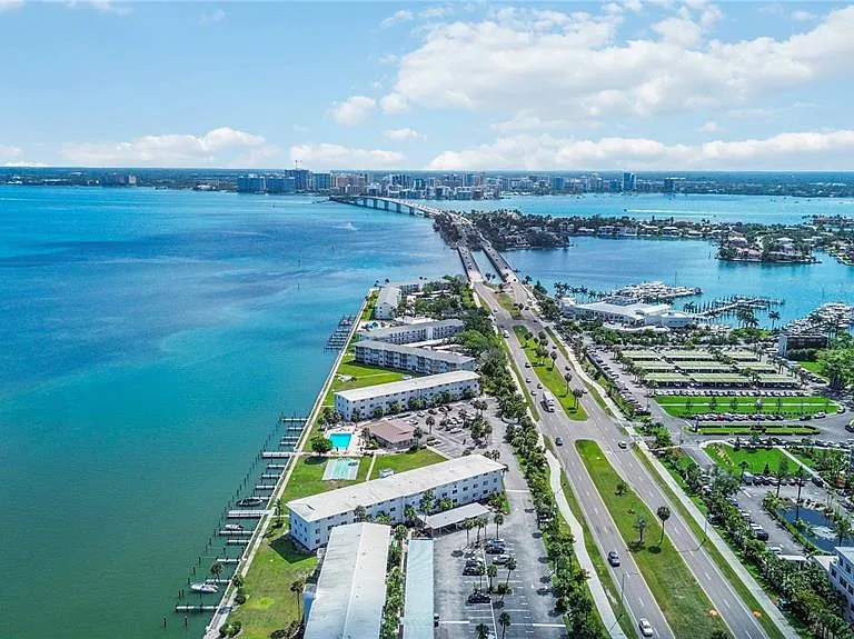 765 John Ringling Blvd #5 — Photo 44