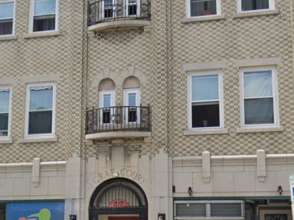 1st image of 212 6th St APT C2
