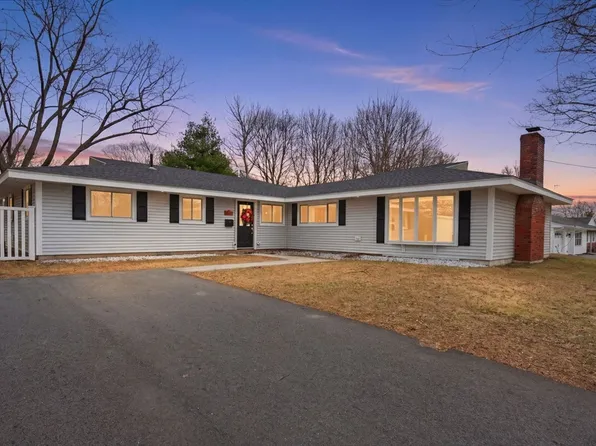 11 Pontiac Rd, Peabody, MA 01960