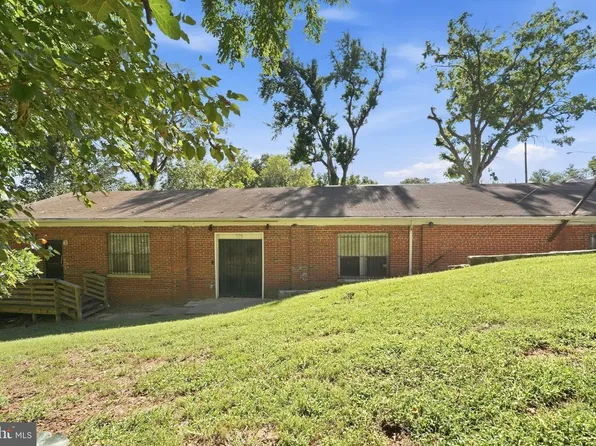 4814 Deanwood Dr, Capitol Heights, MD 20743