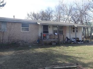 102 E Benton Ave, Davis, OK 73030