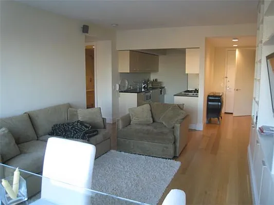 Rented by Platinvm Property Group New York | media 23