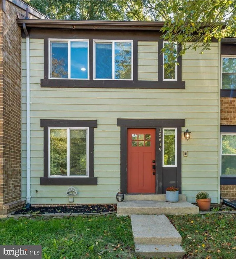 2 bed, 1.5 bath, 1560 sqft, $2,250 — Photo 1