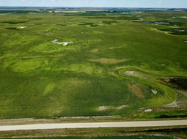 47th St SE, Jamestown, ND 58401