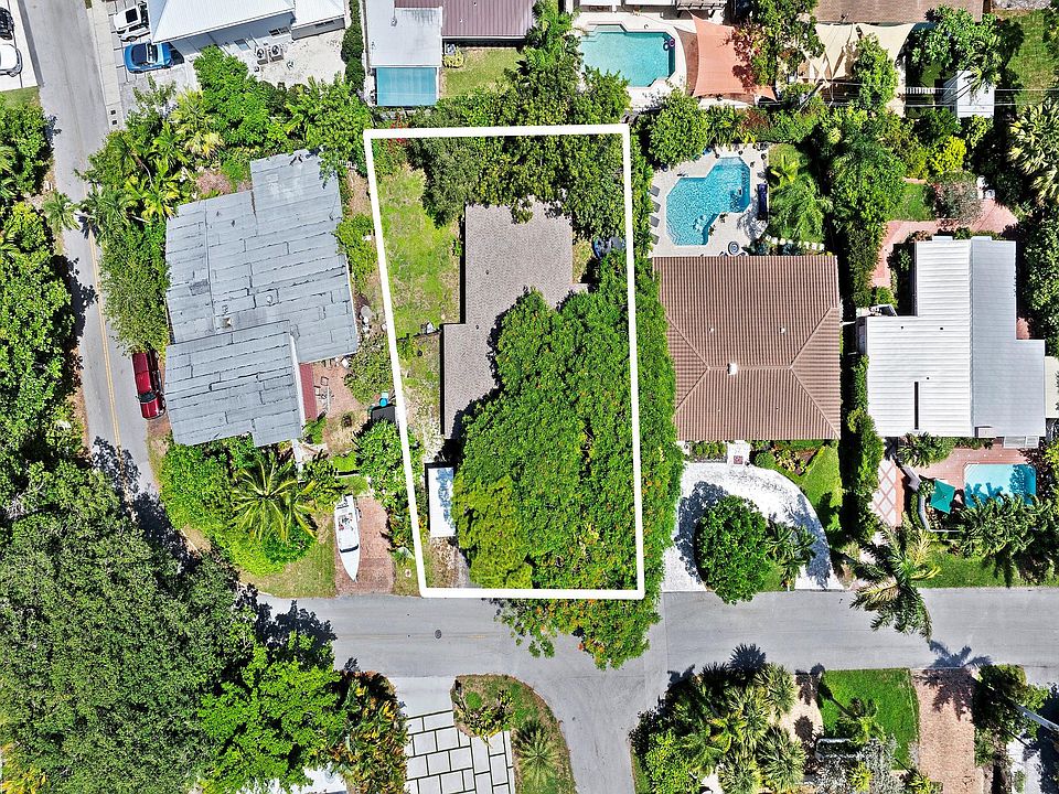 1st image of 1204 SE 13th Terrace