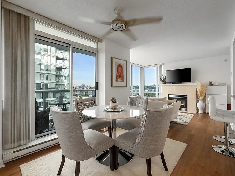 1077 Marinaside Cres #2201 — Photo 8