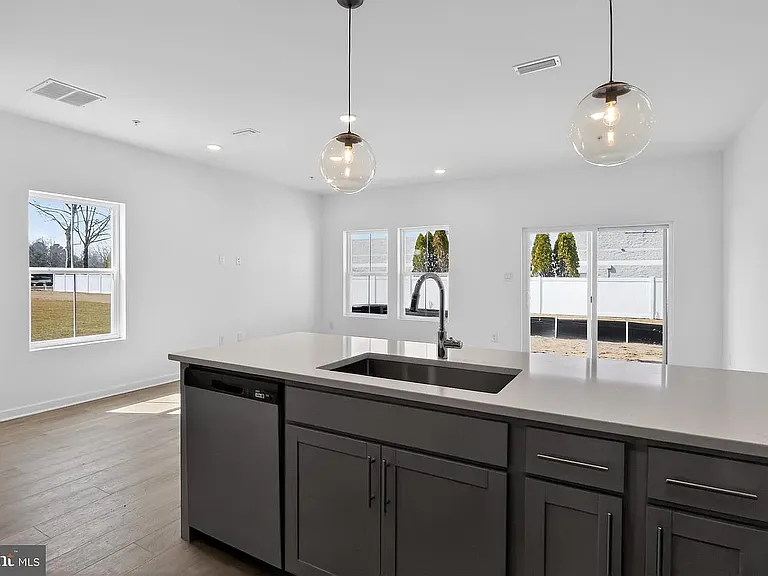 236 Clement Loop — Photo 10